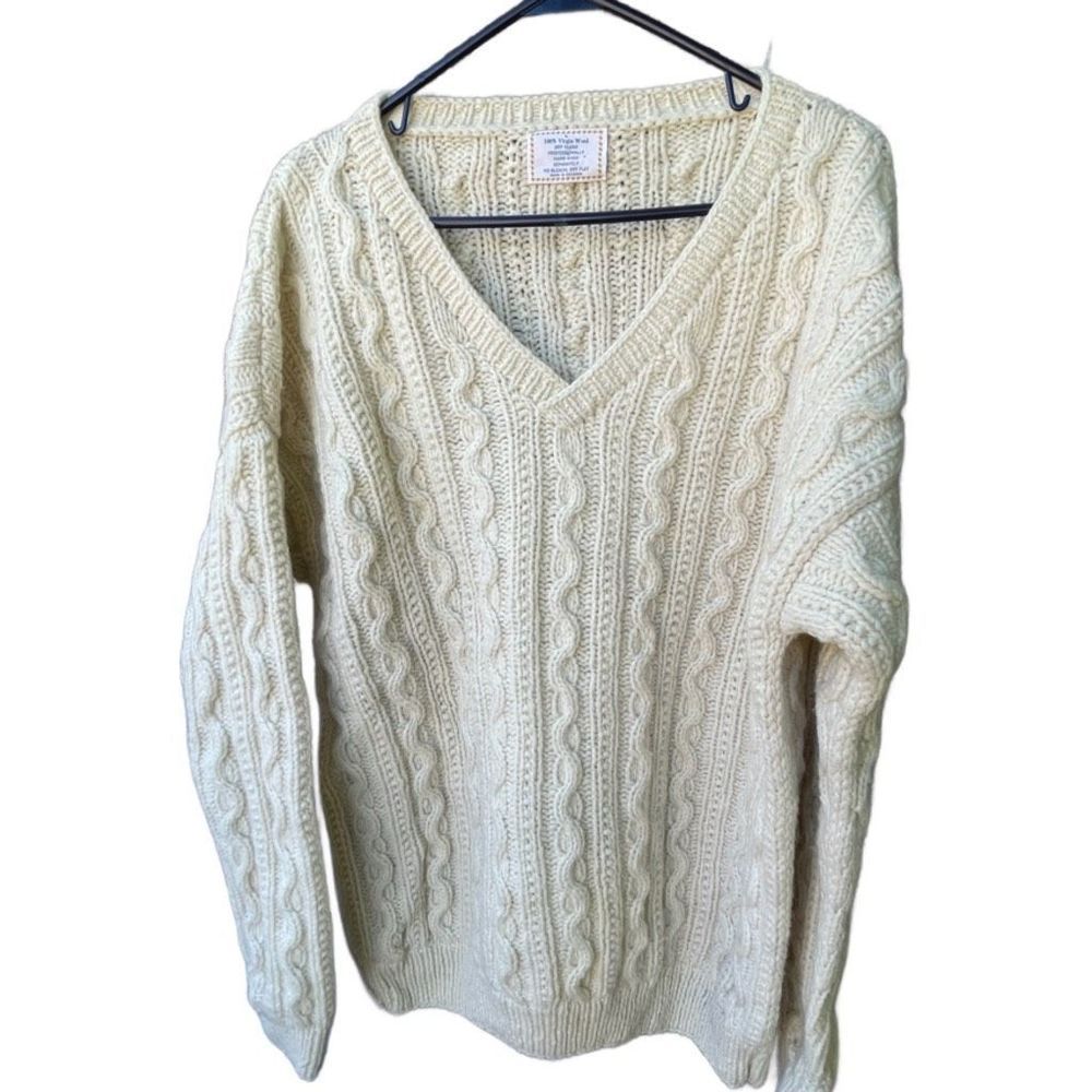 100% Virgin wool size Large V neck oversized sweater from Ecuador